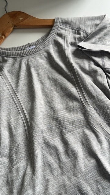 Senara Short Sleeve Light Grey - Old Logo Clearance